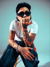 Deeikel lanza “Antes de la Playa”, su primer álbum de estudio que impulsa el talento urbano costarricense